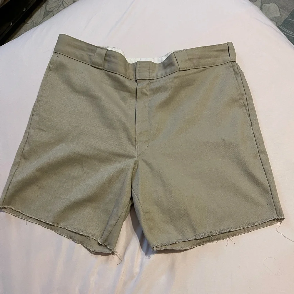 Dickies Tan Flat Front cut off Shorts - Picture 3 of 5